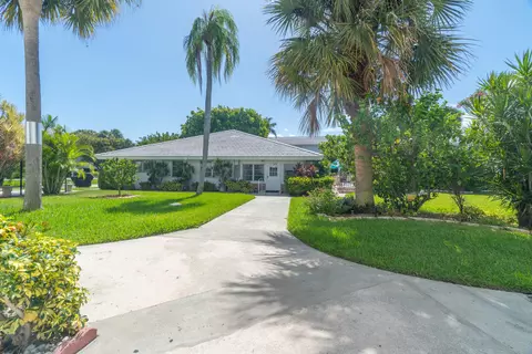 Exterior - 2050 NE 39th St #211E, Lighthouse Point, FL 33064 photo 7 of 8