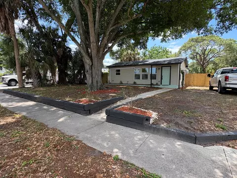 6948 Dartmouth Ave N, Saint Petersburg, FL 33710