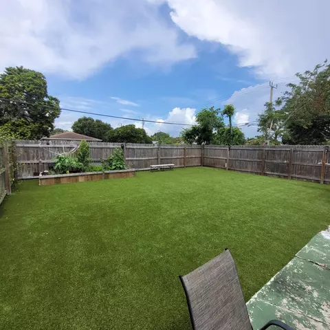Exterior - 208 Edmund St, Jupiter, FL 33458 photo 1 of 8