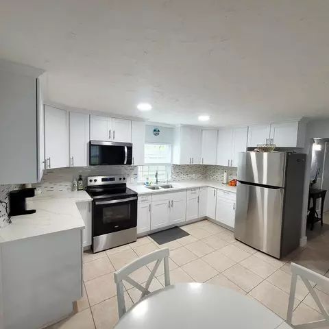 Kitchen - 208 Edmund St, Jupiter, FL 33458 photo 1 of 4
