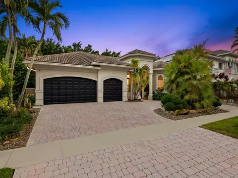 10800 Blue Palm St, Plantation, FL 33324