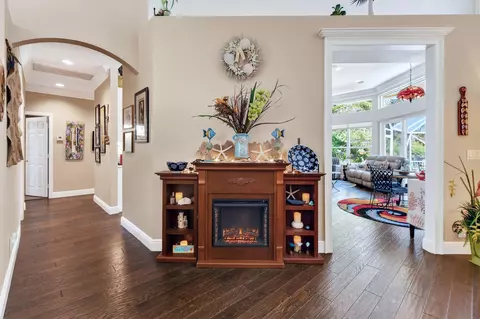 Entry Way - 153 N River Dr E, Jupiter, FL 33458 photo 5 of 8
