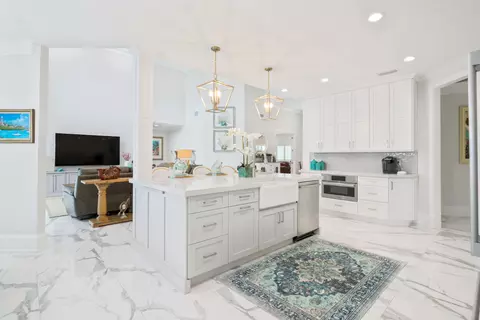 Kitchen - 6385 SE Baltusrol Ter, Stuart, FL 34997 photo 4 of 4
