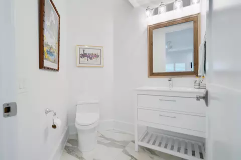 Bath - 6385 SE Baltusrol Ter, Stuart, FL 34997 photo 9 of 10