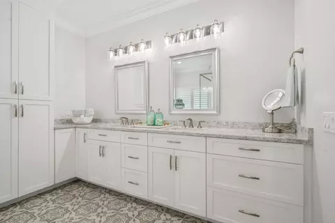 Bath - 6385 SE Baltusrol Ter, Stuart, FL 34997 photo 4 of 10