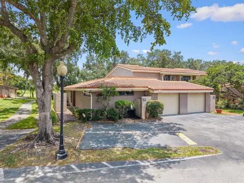 1107 St Andrews Rd, Hollywood, FL 33021