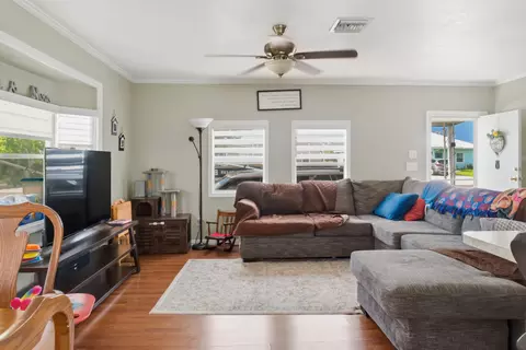 Living - 2522 SE 29th St, Okeechobee, FL 34974 photo 2 of 2