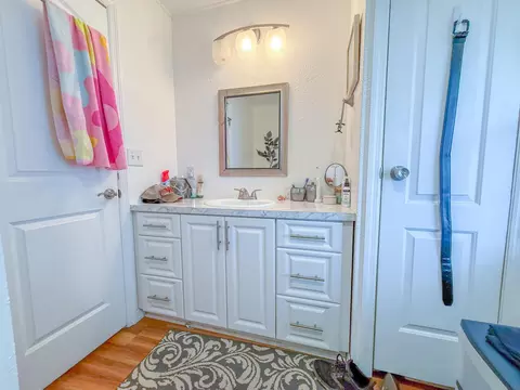 Bath - 2522 SE 29th St, Okeechobee, FL 34974 photo 3 of 4