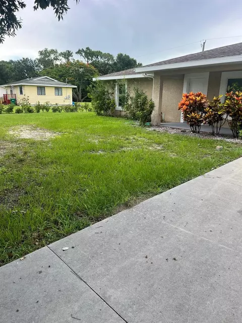 Exterior - 3422 NW 26th Ave, Okeechobee, FL 34972 photo 4 of 7