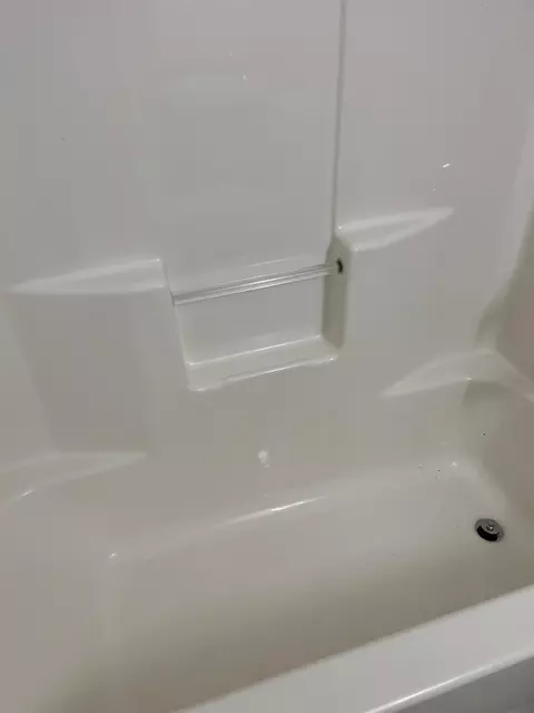 Bath - 3422 NW 26th Ave, Okeechobee, FL 34972 photo 2 of 3