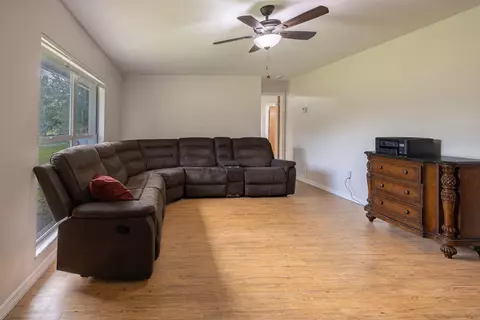 Living - 7346 NW 93rd Ct, Okeechobee, FL 34972 photo 2 of 2
