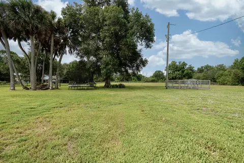 Exterior - 7346 NW 93rd Ct, Okeechobee, FL 34972 photo 6 of 15