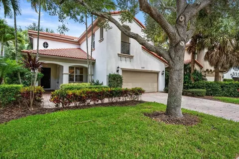 1049 Vintner Blvd, Palm Beach Gardens, FL 33410