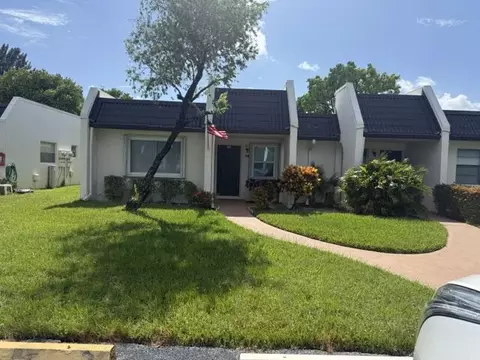 197 Lake Susan Ln, West Palm Beach, FL 33411