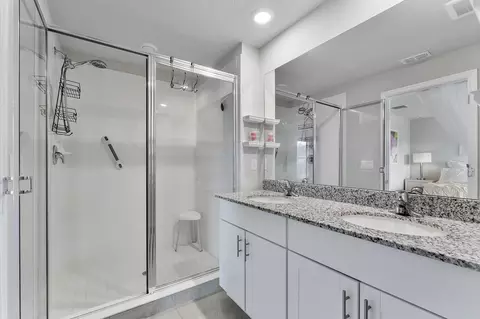 Bath - 3947 SE Mentmore Ln, Stuart, FL 34997 photo 3 of 3