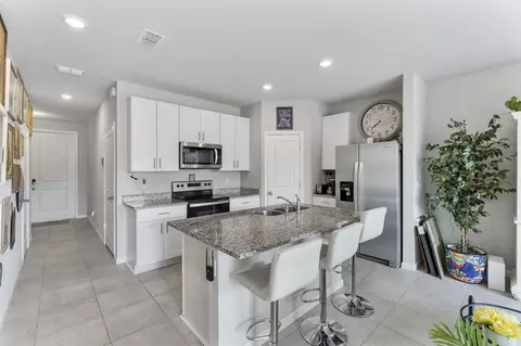 Kitchen - 3947 SE Mentmore Ln, Stuart, FL 34997 photo 2 of 6