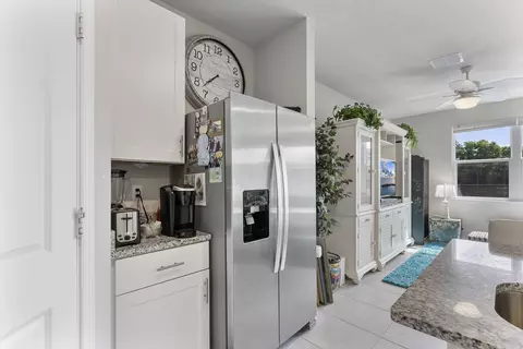 Kitchen - 3947 SE Mentmore Ln, Stuart, FL 34997 photo 6 of 6