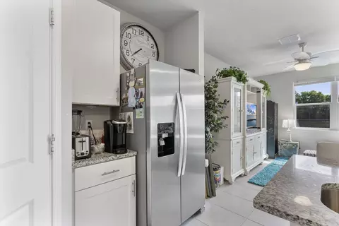Kitchen - 3947 SE Mentmore Ln, Stuart, FL 34997 photo 5 of 5