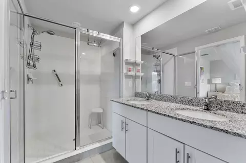 Bath - 3947 SE Mentmore Ln, Stuart, FL 34997 photo 3 of 3