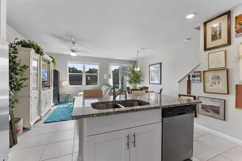 Kitchen - 3947 SE Mentmore Ln, Stuart, FL 34997 photo 3 of 5
