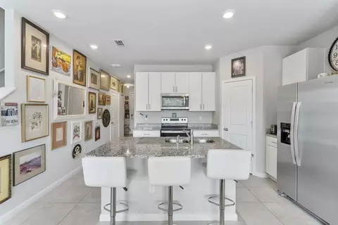 Kitchen - 3947 SE Mentmore Ln, Stuart, FL 34997 photo 2 of 5