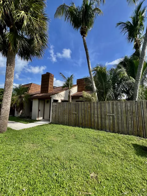 4232 Palm Bay #D, West Palm Beach, FL 33406