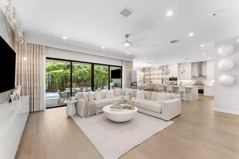480 42nd, West Palm Beach, FL 33407