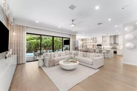 480 42nd, West Palm Beach, FL 33407