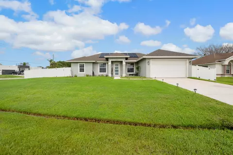 2094 SW Capeador St, Port Saint Lucie, FL 34953