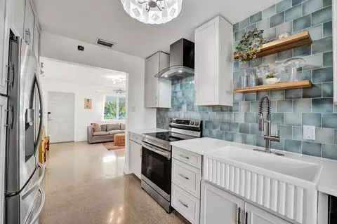 180 NW 48th Ct, Oakland Park, FL 33309