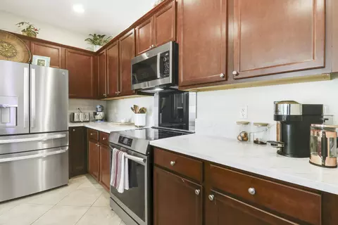 Kitchen - 9504 SW Merlin Ct, Stuart, FL 34997 photo 3 of 5