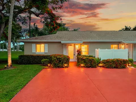 18716 Schooner Dr, Boca Raton, FL 33496
