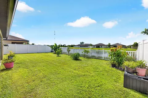 5521 Fantasy Dr, Fort Pierce, FL 34947