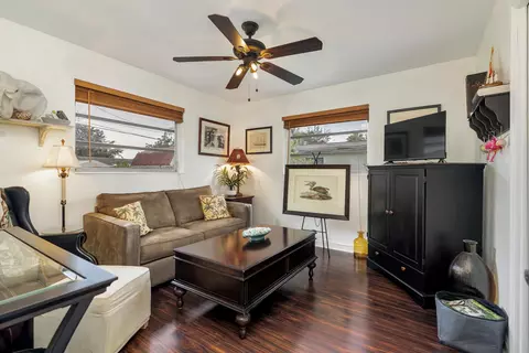 Living - 414 Pittsburgh Dr, Jupiter, FL 33458 photo 5 of 5