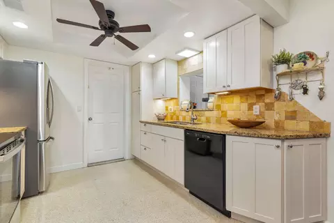 Kitchen - 414 Pittsburgh Dr, Jupiter, FL 33458 photo 1 of 2