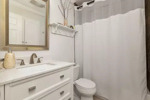 Bath - 414 Pittsburgh Dr, Jupiter, FL 33458 photo 1 of 2
