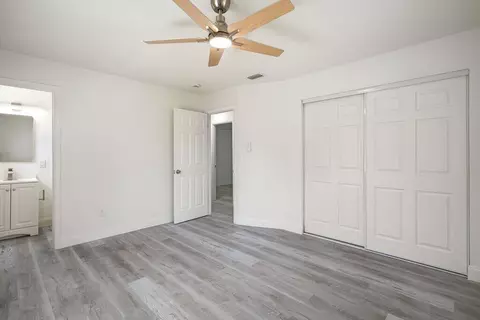 911 SE Dolphin Dr, Stuart, FL 34996 photo 17