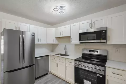 911 SE Dolphin Dr, Stuart, FL 34996 photo 7