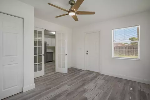 911 SE Dolphin Dr, Stuart, FL 34996 photo 10