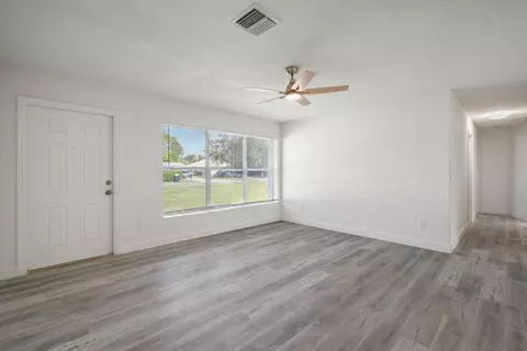 911 SE Dolphin Dr, Stuart, FL 34996 photo 3