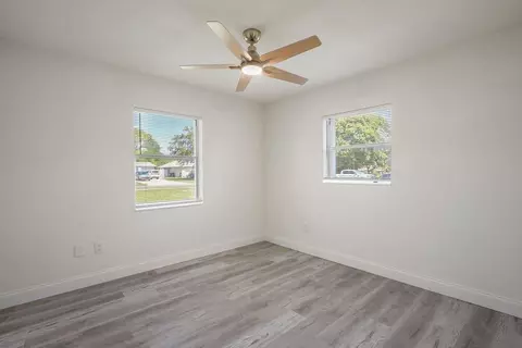 911 SE Dolphin Dr, Stuart, FL 34996 photo 14
