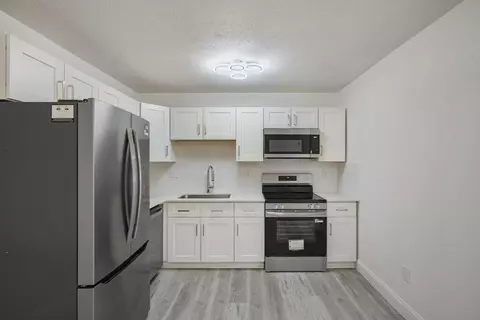 911 SE Dolphin Dr, Stuart, FL 34996 photo 6