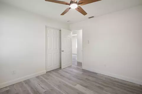 911 SE Dolphin Dr, Stuart, FL 34996 photo 13