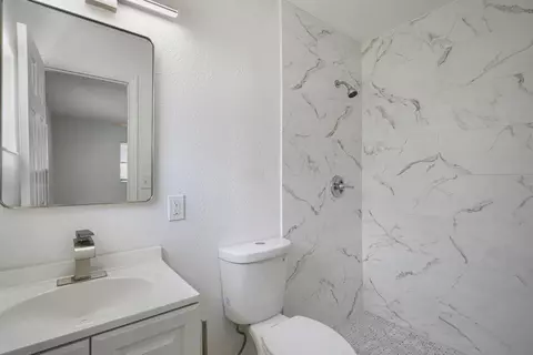 911 SE Dolphin Dr, Stuart, FL 34996 photo 20