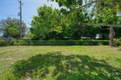 911 SE Dolphin Dr, Stuart, FL 34996 photo 21
