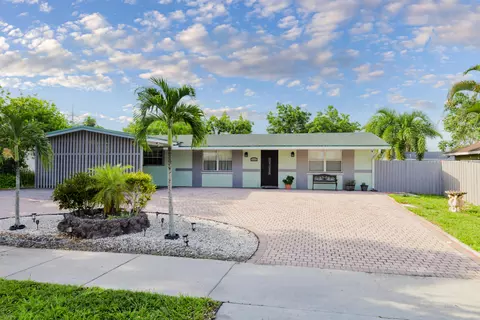 3335 10th Ave N, Palm Springs, FL 33461