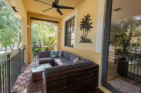 1639 Passion Vine Cir #16-4, Weston, FL 33326
