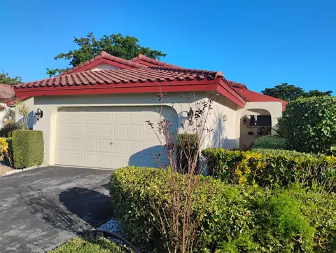 5665 Lakeview Mews Dr, Boynton Beach, FL 33437