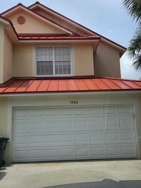 1154 Pinewood Lake Ct, Greenacres, FL 33415