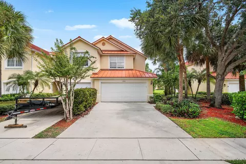 1154 Pinewood Lake Ct, Greenacres, FL 33415